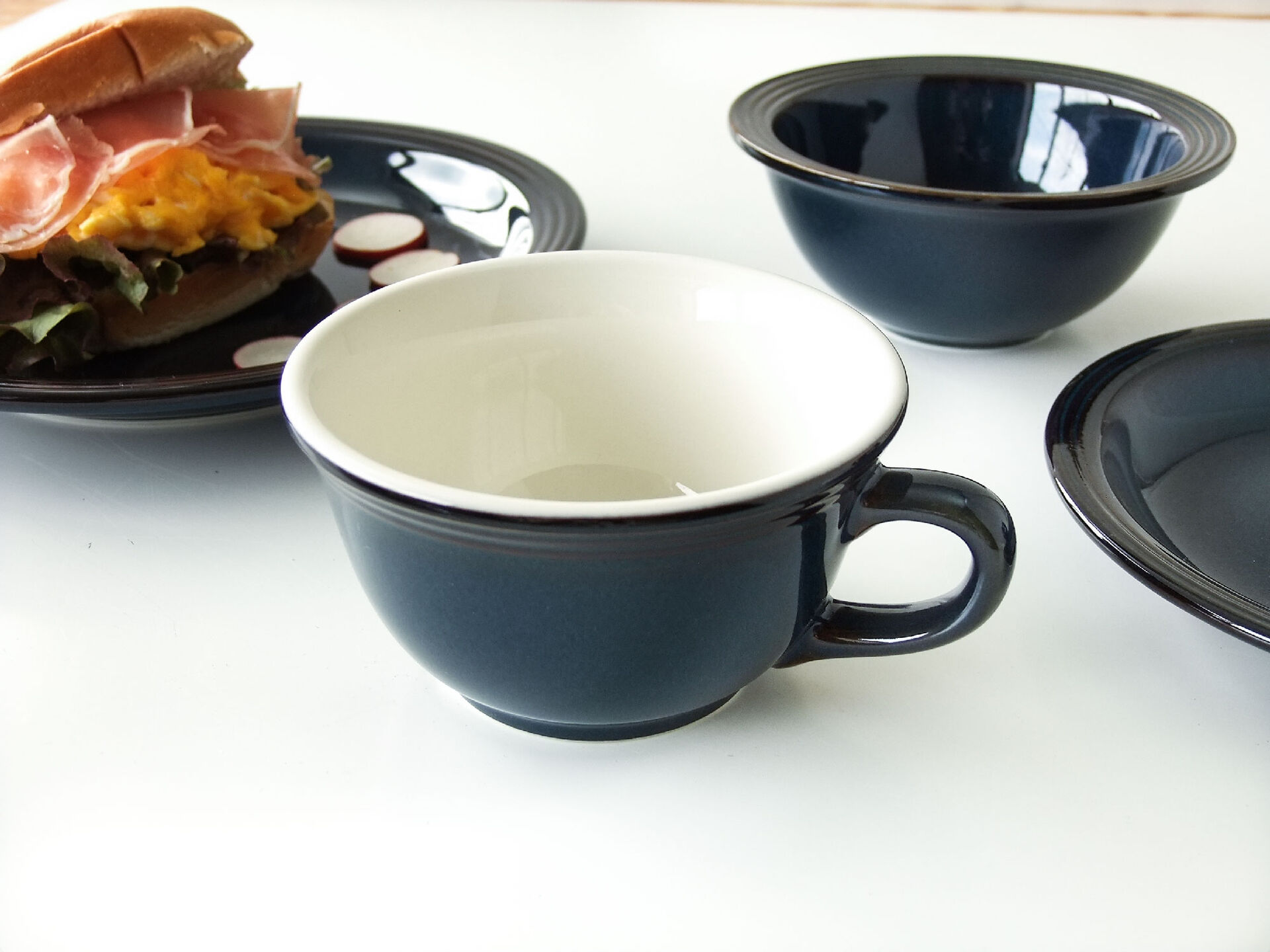 青い食器で簡単、おしゃれおうちカフェをオープン【みのさららオススメ】
